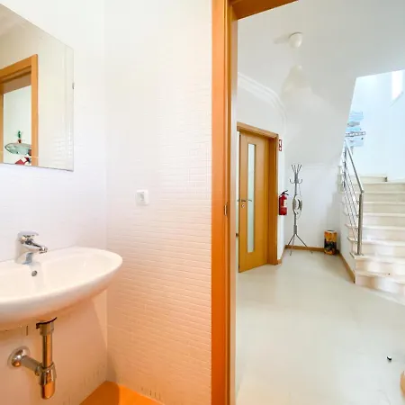 Modern Retreat In Da Luz #1872 Lagos